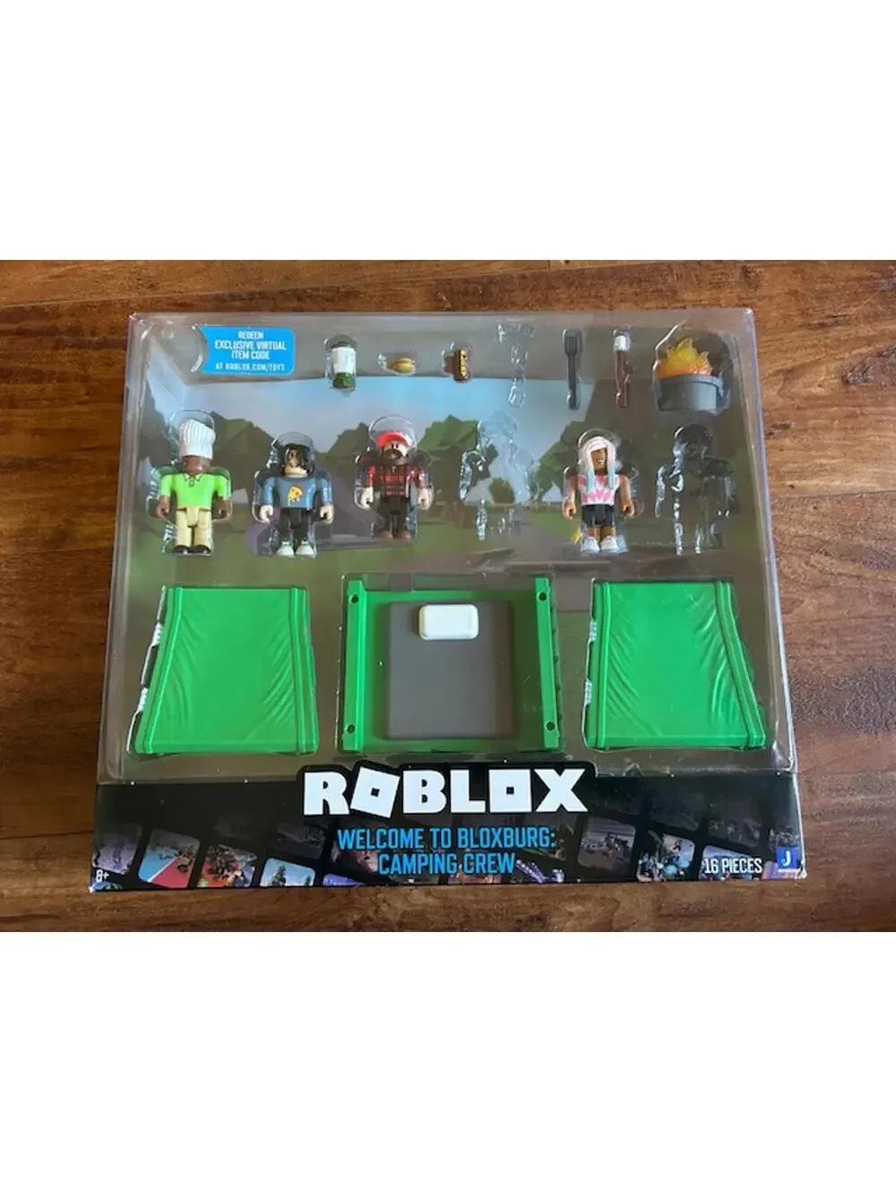 Roblox Welcome to Bloxburg Camping Crew 16-Piece Figure Set